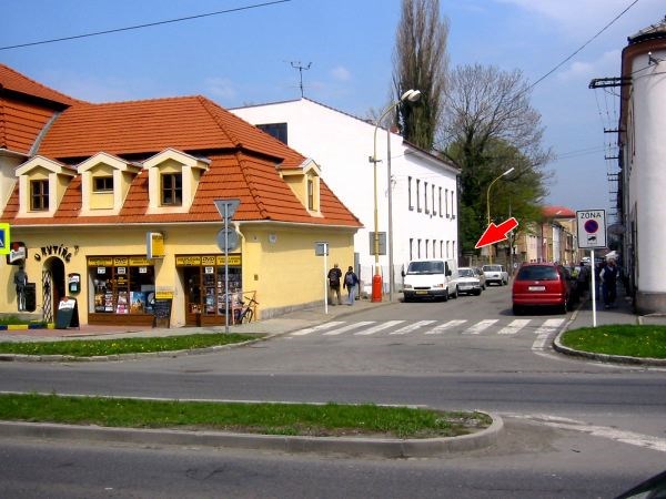 Pohled směrem od náměstí z ulice Sokolovská